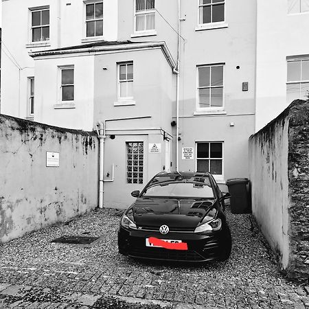 Harbour Court Plymouth - Free Parking - Tucked Away On The Barbican With Courtyard - By Ocean City Retreats Exterior photo