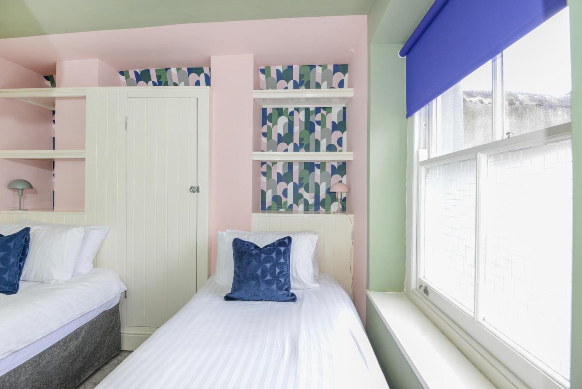 Harbour Court Plymouth - Free Parking - Tucked Away On The Barbican With Courtyard - By Ocean City Retreats Exterior photo
