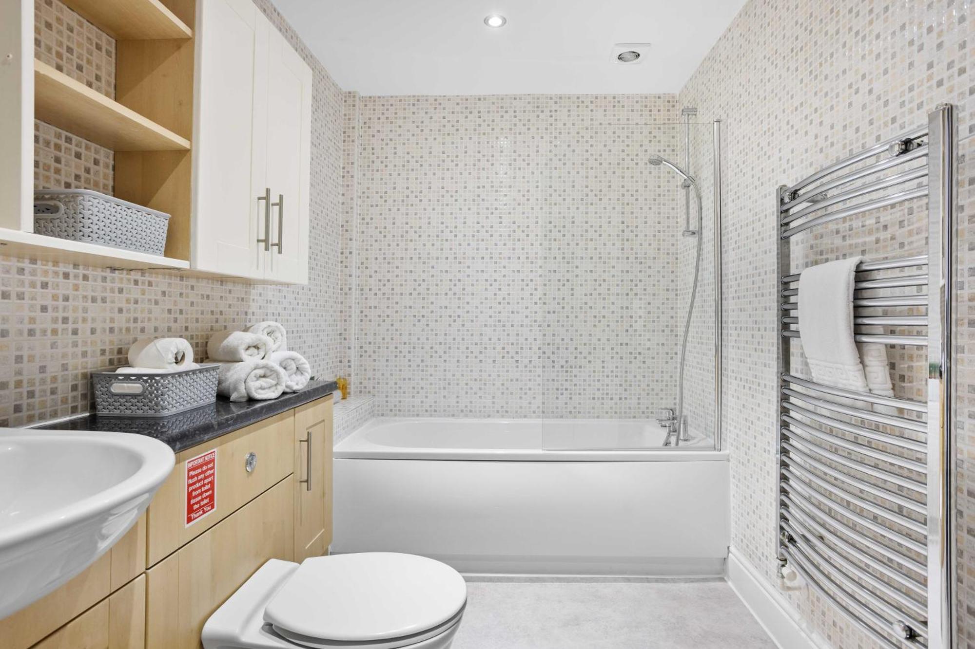 Harbour Court Plymouth - Free Parking - Tucked Away On The Barbican With Courtyard - By Ocean City Retreats Exterior photo
